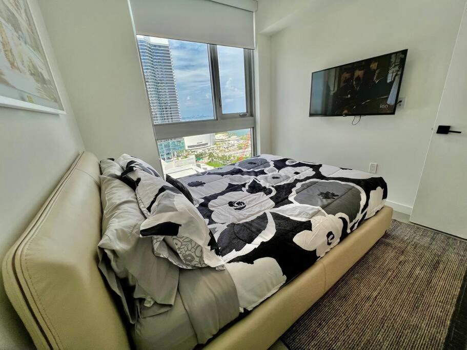 Appartement Spacious Studio In The Heart Of Downtown Miami Extérieur photo