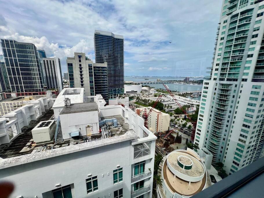 Appartement Spacious Studio In The Heart Of Downtown Miami Extérieur photo