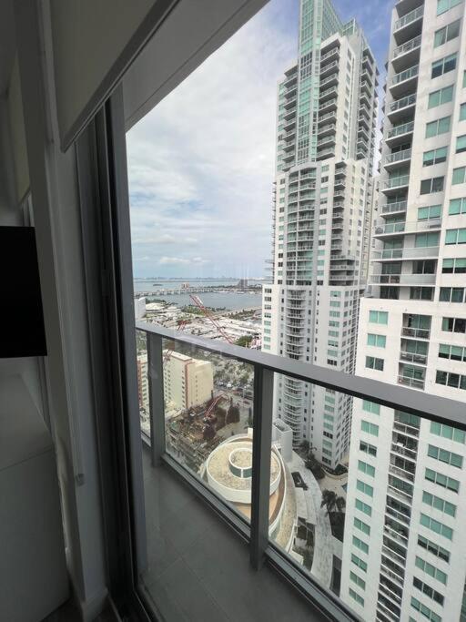 Appartement Spacious Studio In The Heart Of Downtown Miami Extérieur photo