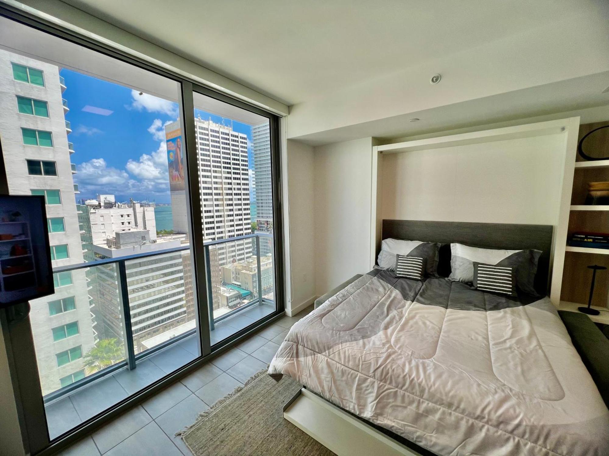 Appartement Spacious Studio In The Heart Of Downtown Miami Extérieur photo