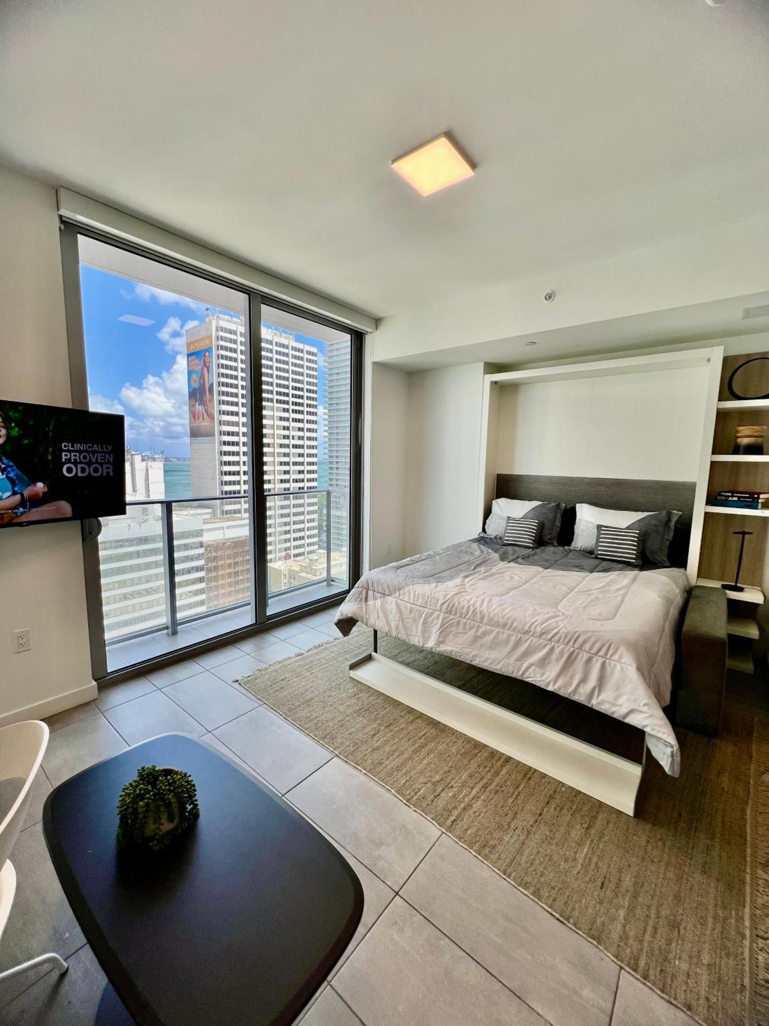 Appartement Spacious Studio In The Heart Of Downtown Miami Extérieur photo